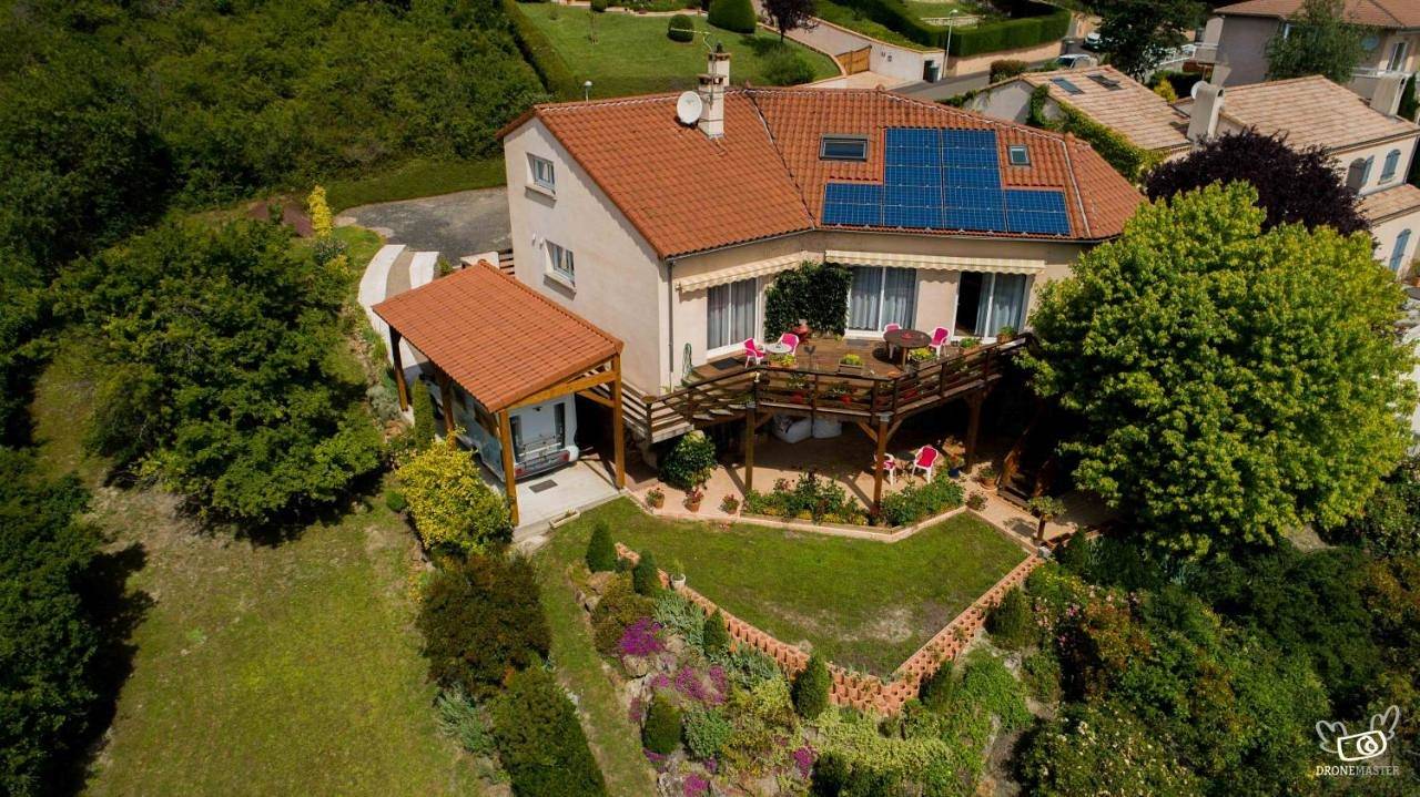 Appartement entier, Apartment with Terrace in Cébazat, Parc naturel régional des Volcans d'Auvergne