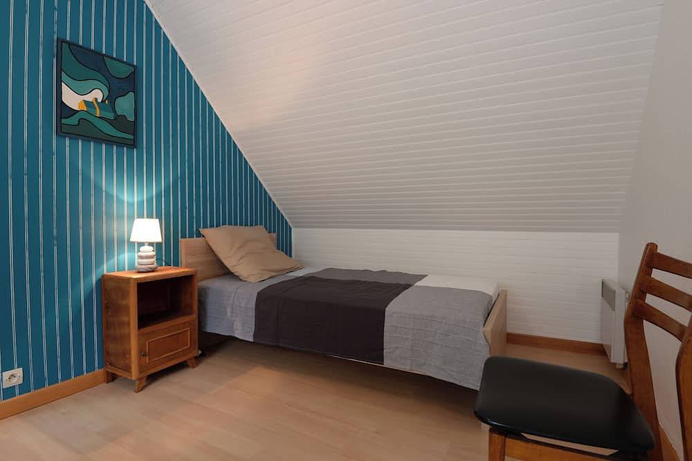 Fisherman's house near the Gr and the sea. Quiet, privileged surroundings! in Paimpol, Rosa Granitküste