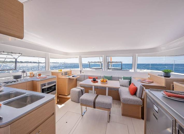 Bateau pour 8 personnes dans Port Pin Rolland - 3
