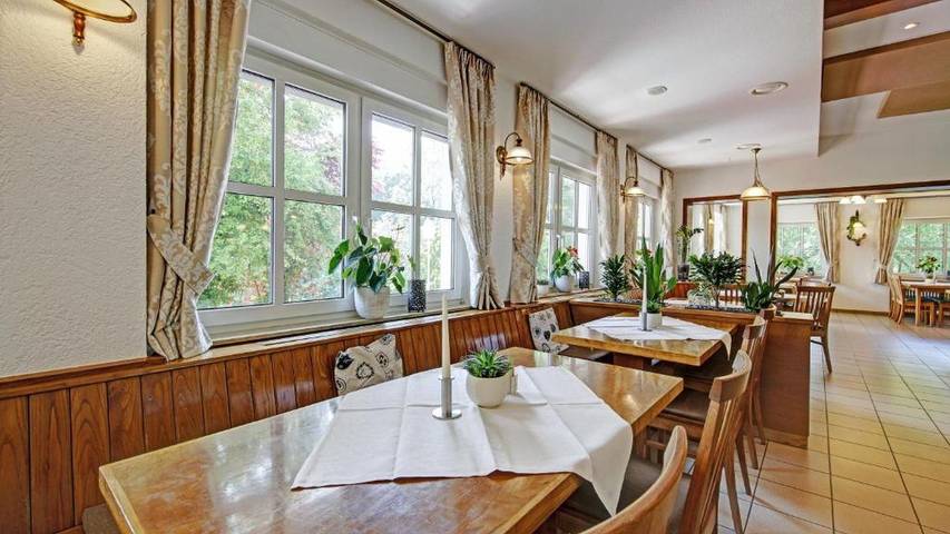 Landhaus am Rehwald - Doppelzimmer ohne Balkon in Schwäbisch Gmünd, Schwäbische Alb Radweg Region