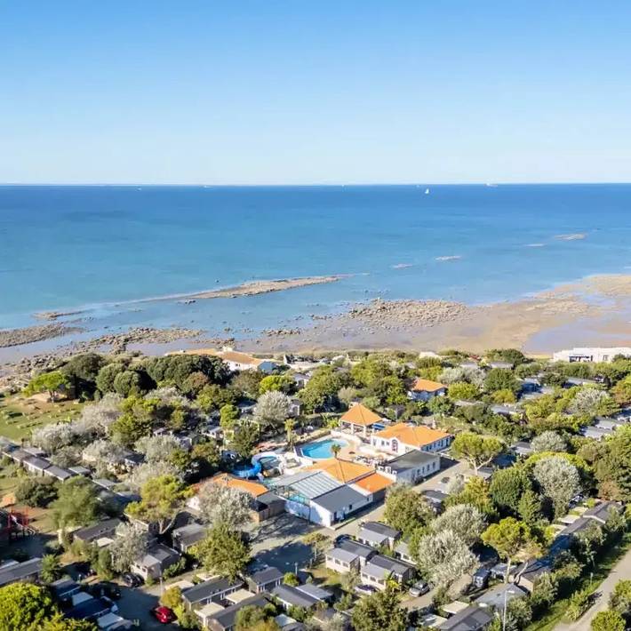 Location de vacances pour 4 personnes, avec piscine et terrasse à Angoulins