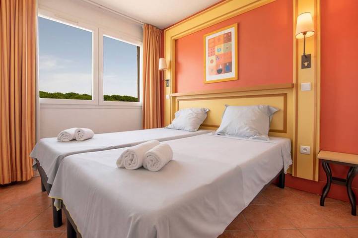 Gîte pour 4 personnes, avec jardin et piscine, animaux acceptés dans Plage du Boucanet - 4