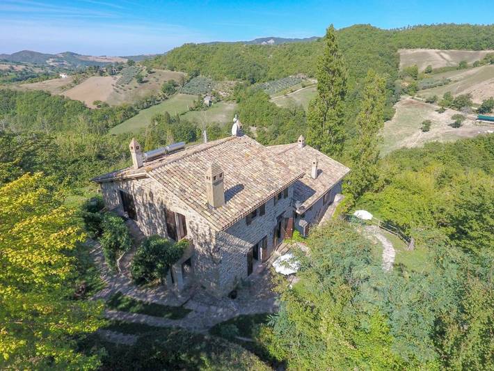 Agriturismo per 3 persone, con piscina e panorama nonché giardino, con animali domestici ad Assisi