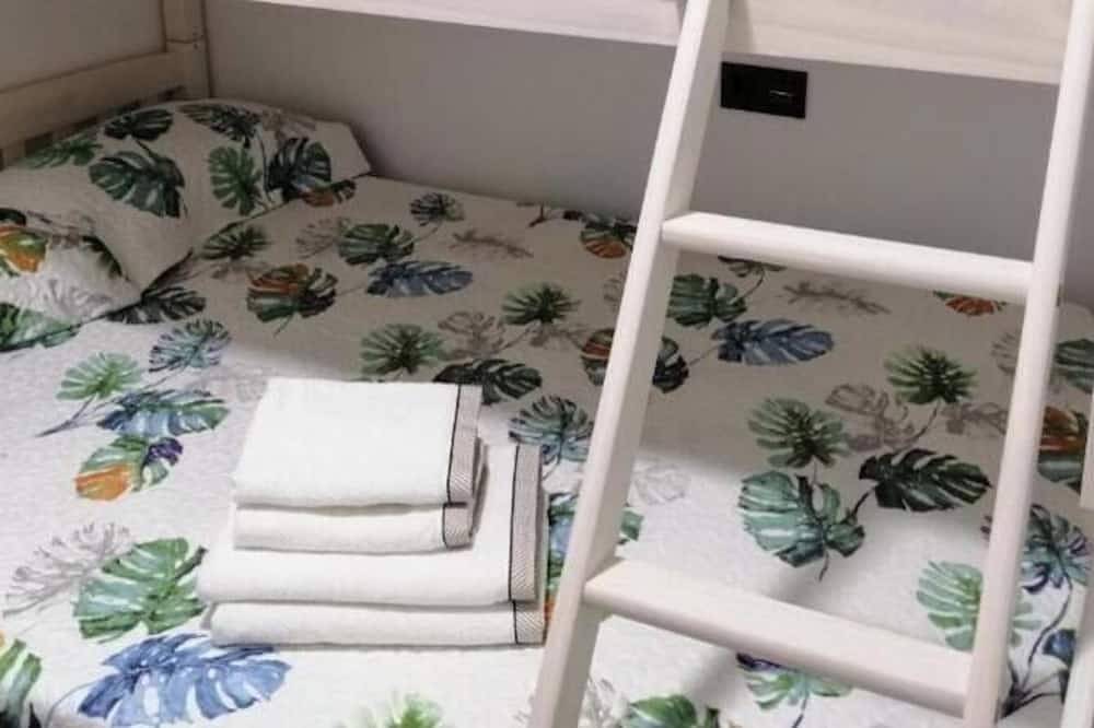 Casajardín Rokekris. In Vigo, very close to the beaches. Pets allowed. in Vigo, Rías Baixas