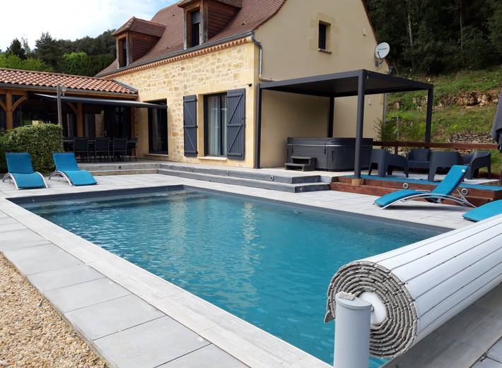 Gîte pour 8 personnes, avec jardin et terrasse ainsi que piscine et jacuzzi à Vitrac - 3