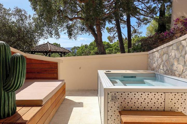 Villa pour 6 personnes, avec jacuzzi dans Cala Rossa