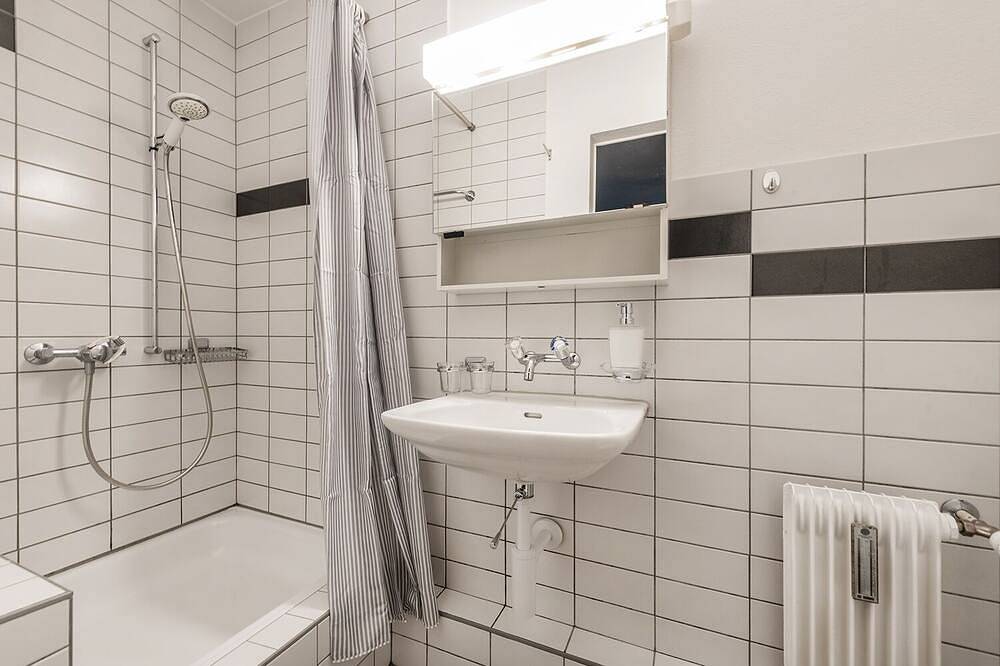 Ganze Wohnung, Modernes 1 Zimmerapartment an top zentraler Lage in Kreuzlingen, Bodensee (Schweiz)