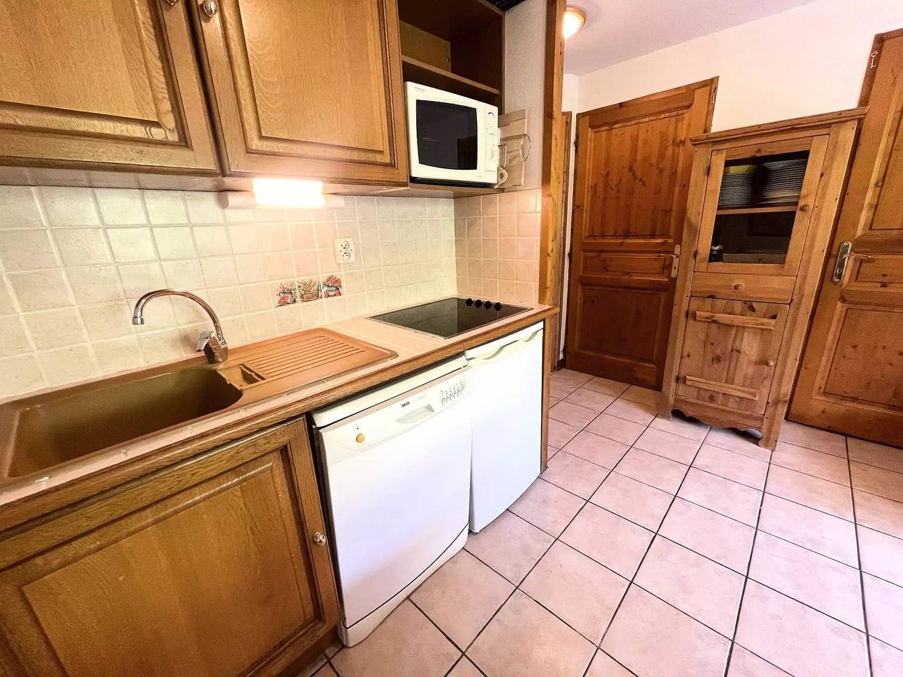 Appartement entier, Grande terrasse sud au pied des pistes de l'Espace Diamant in Flumet, Région d'Albertville