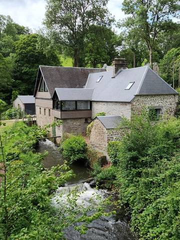 Gîte pour 12 personnes, avec jacuzzi à Pont-Bellanger
