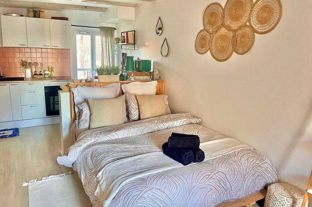 Ganze Wohnung, The Ochre Hut -Quiet & Peaceful- by Mon Petit Fare in Bourges, Bourges und Umgebung