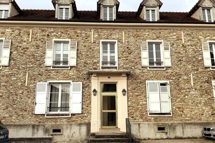 Ganze Wohnung, Appartement Avec Terrasse en Cœur de Barbizon in Barbizon, Parc naturel régional du Gâtinais français