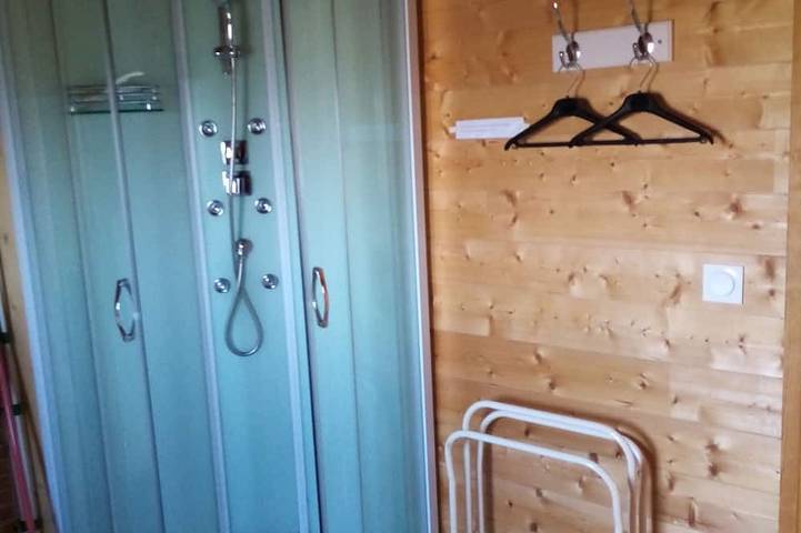Gîte pour 8 personnes, avec balcon, animaux acceptés à Chastreix - 4