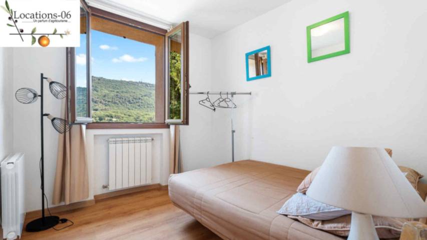 Location de vacances pour 6 personnes, avec vue et jardin, animaux acceptés à Le Bar-sur-Loup - 4