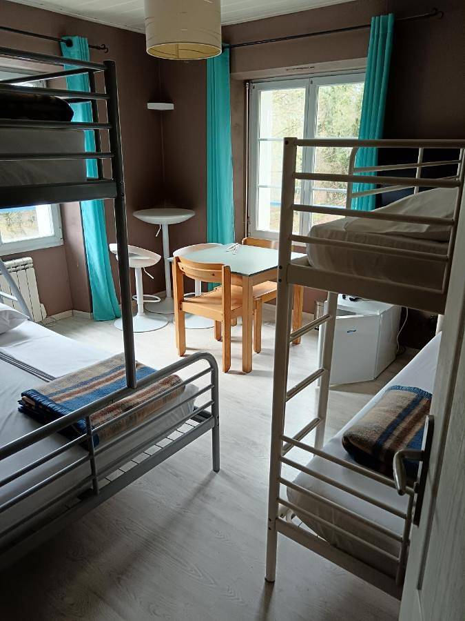 Location de vacances pour 2 personnes, avec vue ainsi que jardin et vue sur le lac à Carhaix-Plouguer - 4