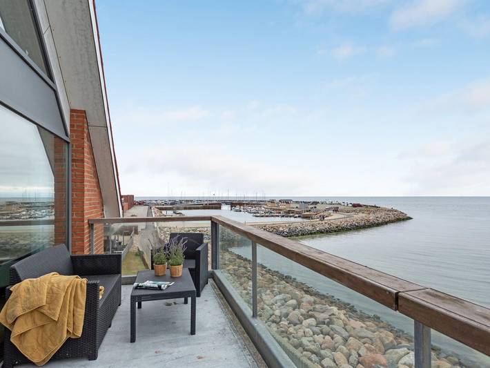 Ferielejlighed for 6 personer, med balkon i Sæby
