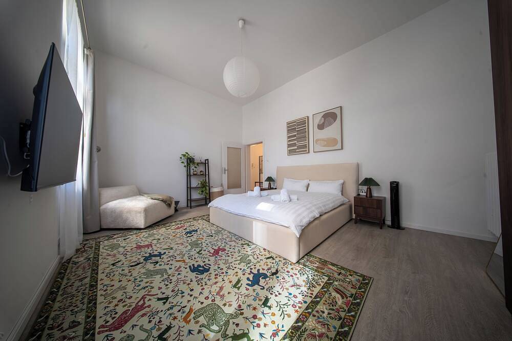 Ganze Wohnung, 115 m² Design-Loft: 3 Sz, Beamer & Balkon in Frankfurt, Südhessen