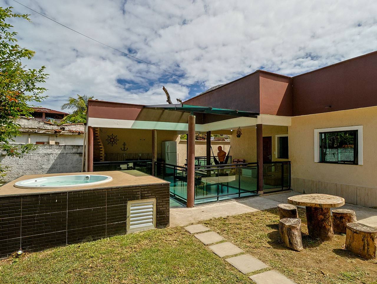 Casa Rodeada de Verde c Hidro e Churrasqueira in Maricá, Rio de Janeiro (state)