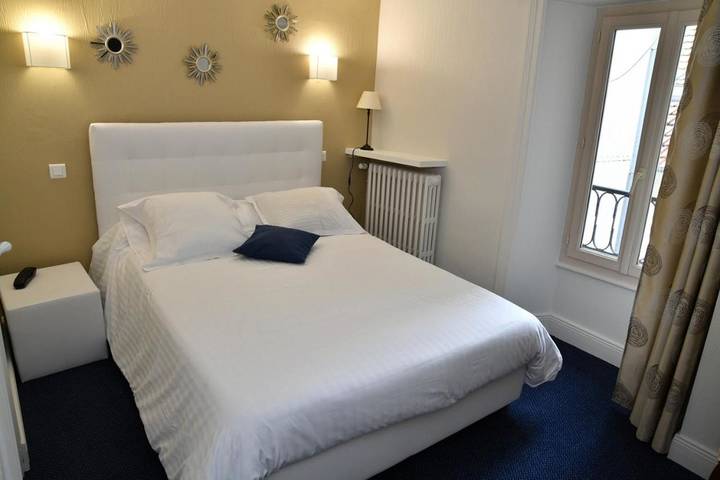 Hôtel pour 2 personnes, avec vue et terrasse à Aurillac - 3