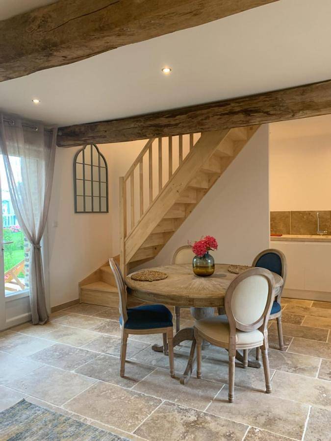 Appartement entier, One-Bedroom House in Gonneville-sur-Mer, Région de Lisieux