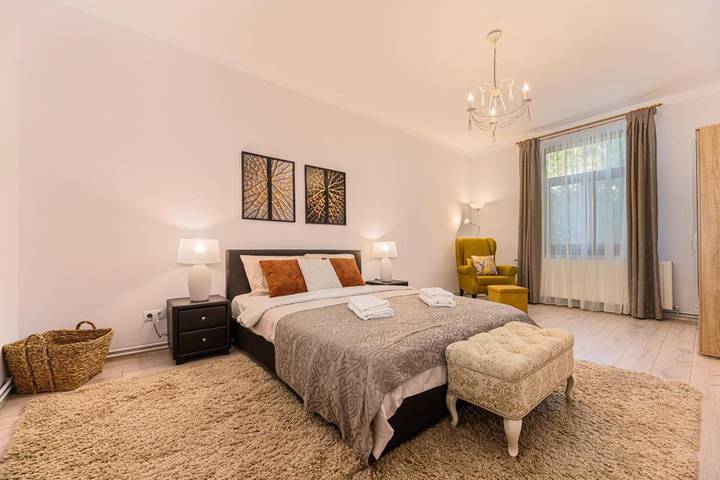 Gîte pour 6 personnes, avec balcon et vue à Brașov - 3