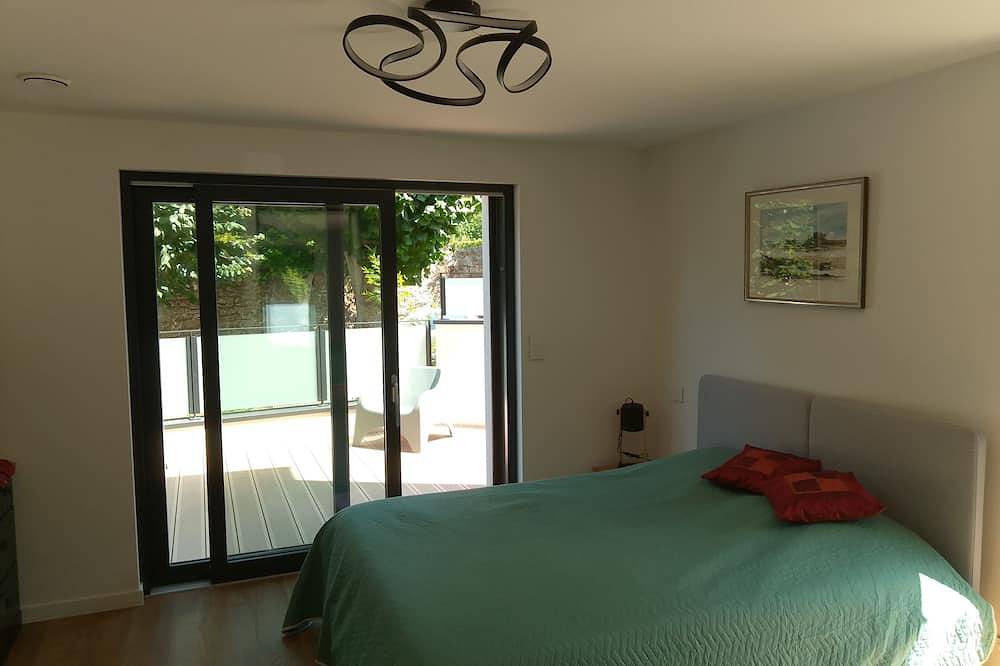 Évasion en bord de mer – Maison moderne à 30 m du sable in Les Rosaires, Plérin