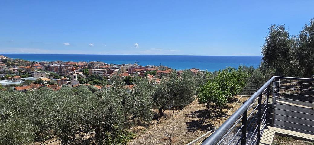 Villa Pineta della Rovere - Verdemare in San Bartolomeo al Mare, Riviera di Ponente
