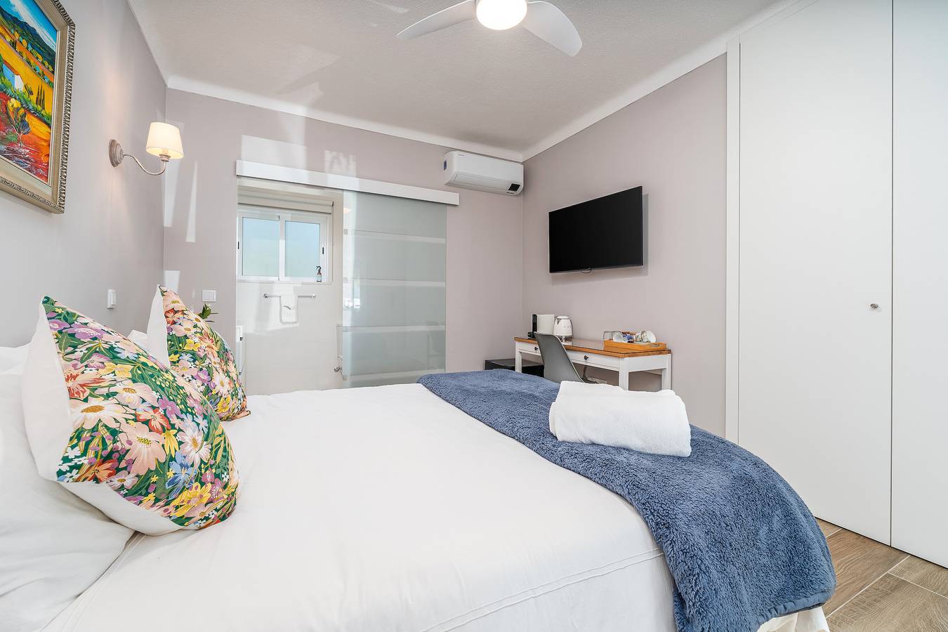 Room 'Orange Blossom Grove -  3' with Shared Terrace, Wi-Fi and Air Conditioning in São Bartolomeu de Messines, Faro District