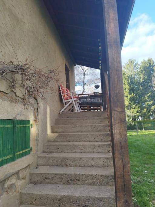 Three-Bedroom House in Le Vernet-Chaméane, Région de Besse-et-Saint-Anastaise