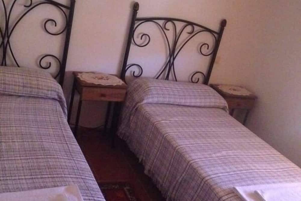 Apartamento rural Los Mirlos para 8 personas in Navaluenga, Valle del Alberche