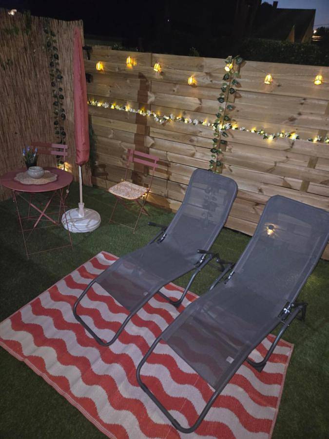 Gîte pour 2 personnes, avec Jacuzzi et Terrasse ainsi que Sauna et Vue à La Louvière - 4
