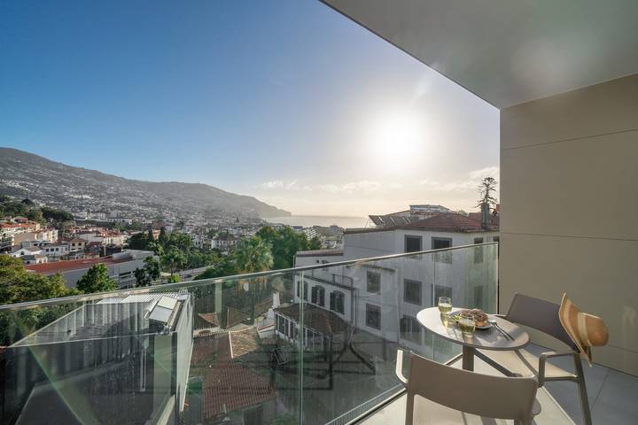 Ferienwohnung für 3 Personen, mit Balkon und Pool, kinderfreundlich - 1