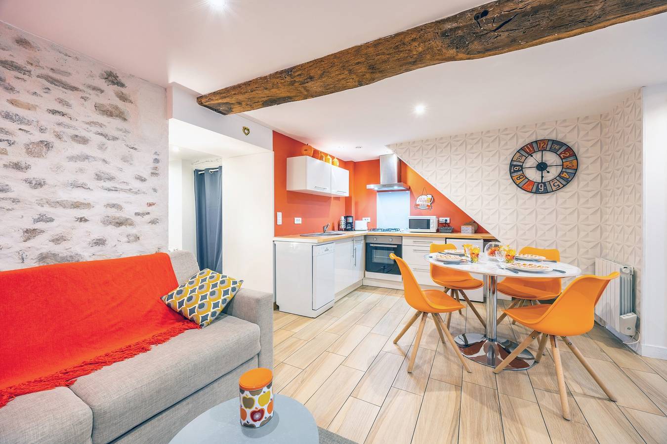 Ferienhaus 'Les Glycines N1' mit privater Terrasse, Balkon und Wlan in Les Epesses, Loire-Tal