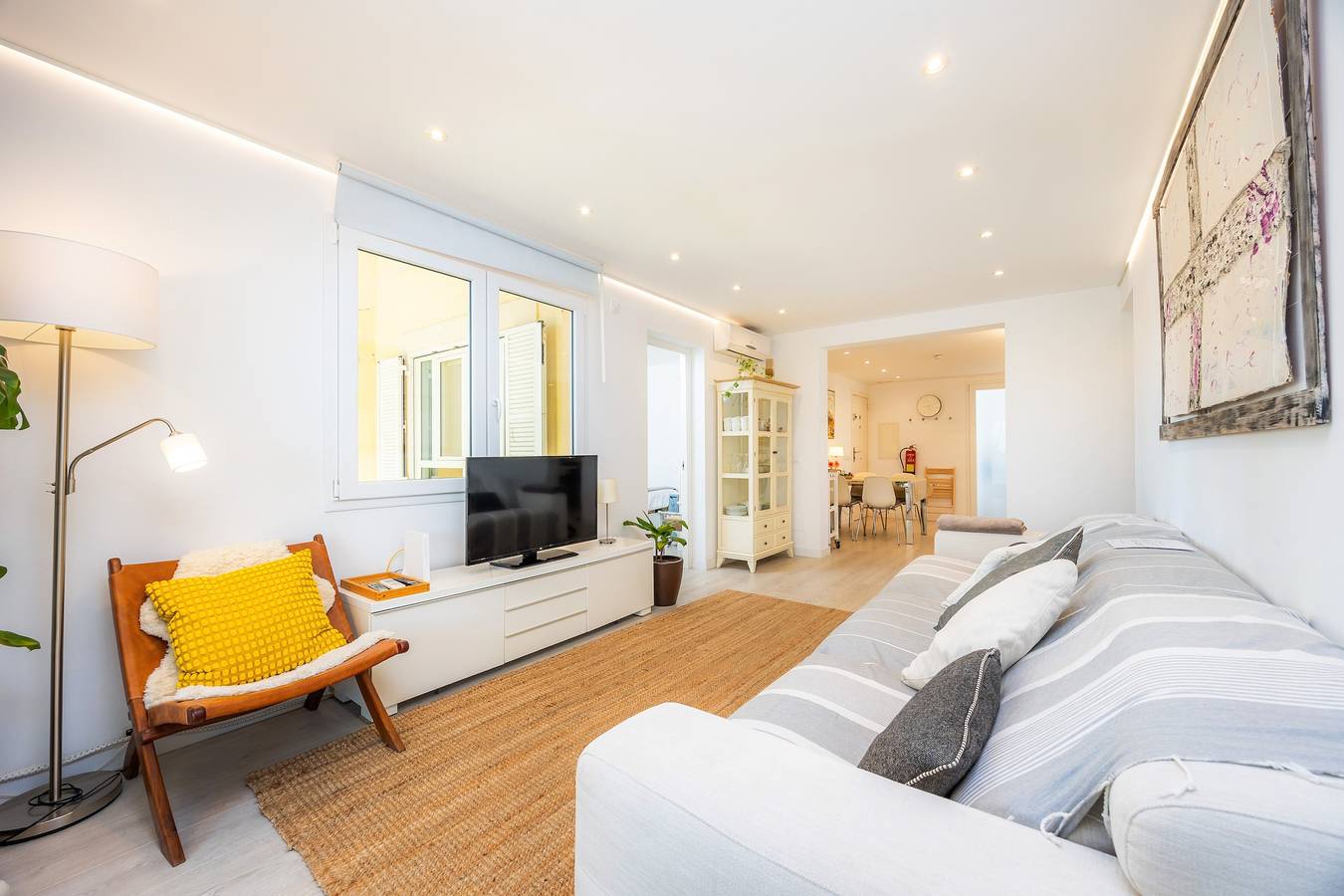 Apartamento entero, Apartamento 'Lagomar' con terraza privada, Wi-Fi y aire acondicionado in Playa de Alcúdia, Alcúdia