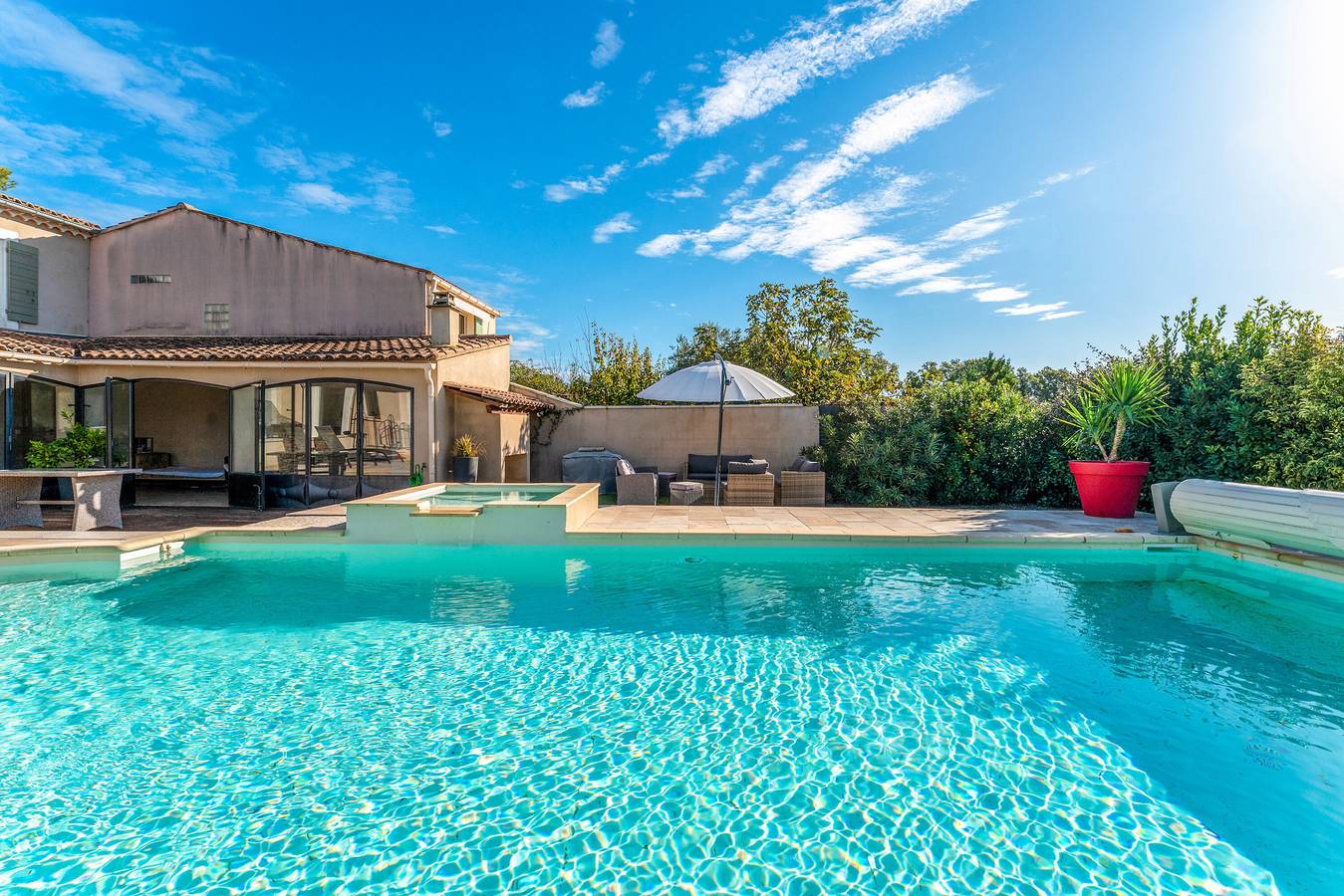 Villa « Plein Soleil » con piscina privada, Wi-Fi y aire acondicionado in Sarrians, Vaucluse