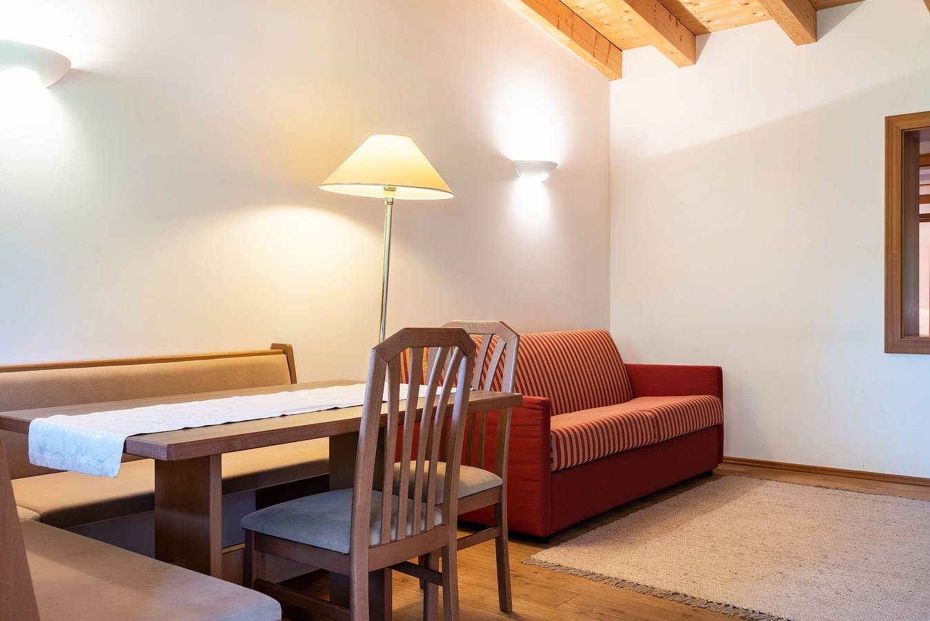 Geheel appartement, Vakantiewoning 'Ferienparadies Sabina Föhre' in het natuurpark direct op de Seiser Alm in Compatsch, Kastelruth