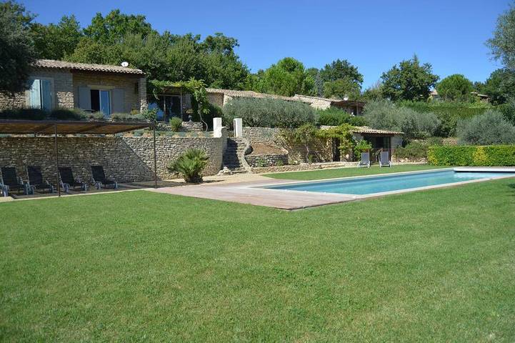 Gîte pour 2 personnes, avec Terrasse ainsi que Jardin et Piscine