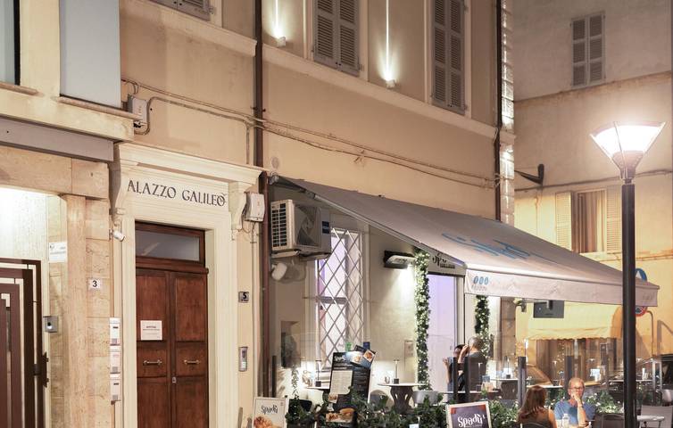 Ganze Ferienwohnung, Ferienwohnung für 4 Personen mit Terrasse in San Benedetto del Tronto, Riviera delle Palme