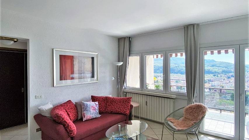 Appartamento per 2 persone, con giardino e piscina in Comune di Luino