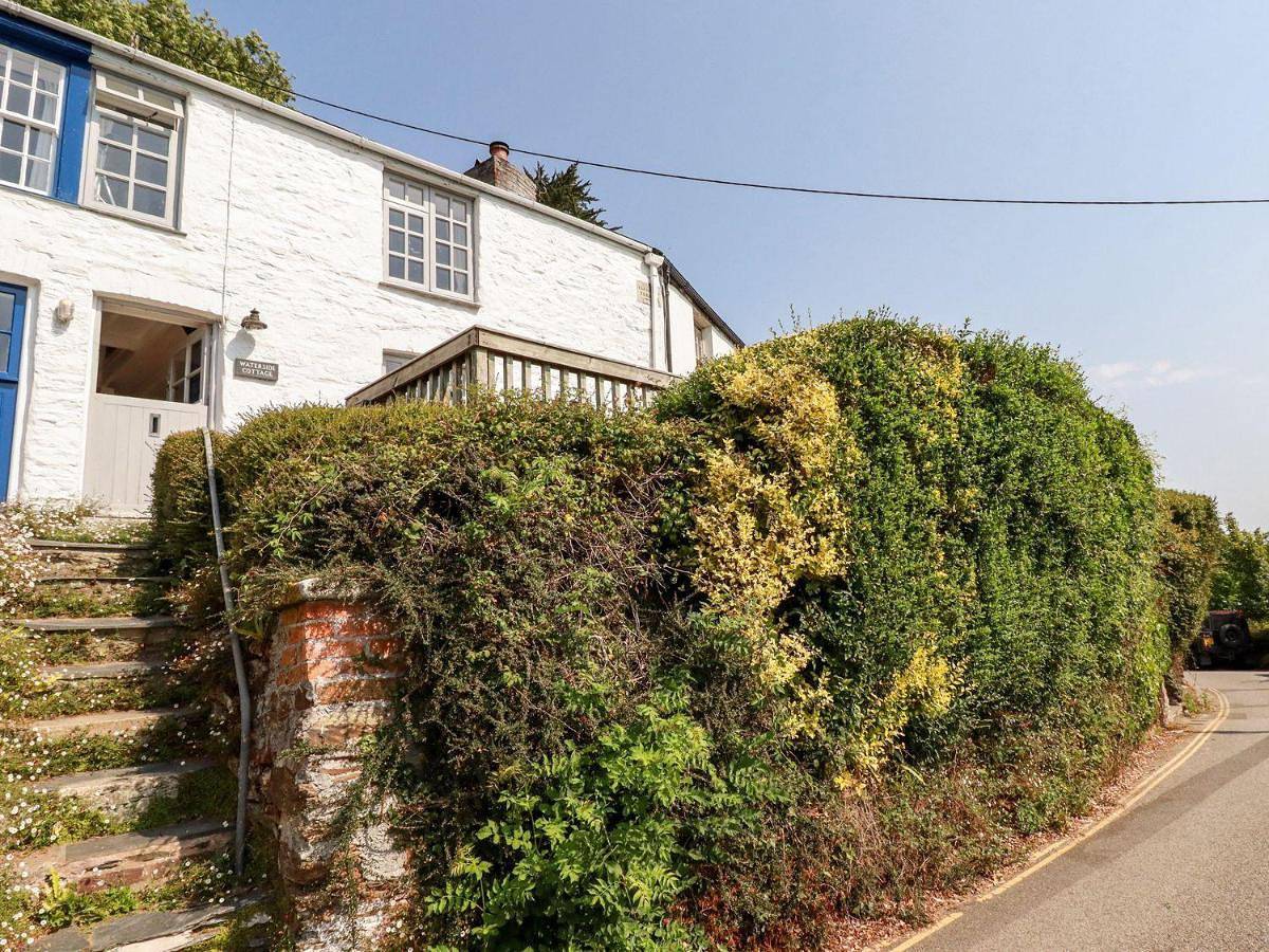 Waterside Cottage in Cornwall
