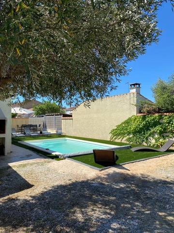 Gîte pour 6 personnes, avec jardin et piscine à Salses-le-Château