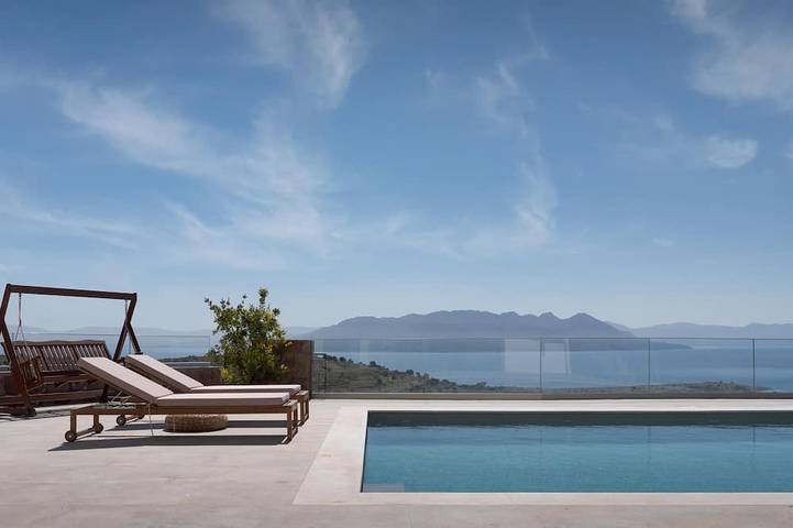 Villa for 16 people, with garden in Aegina