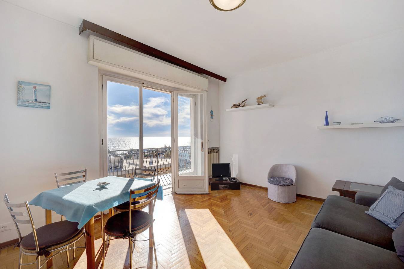 Ganze Wohnung, Ferienwohnung 'Bellevue' mit Meerblick und privater Terrasse in San Remo, Sanremo Gemeinde