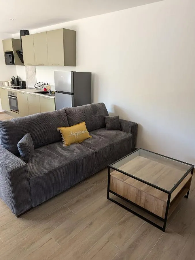 Apartamento de vacaciones para 6 personas, con jardín y piscina - 1