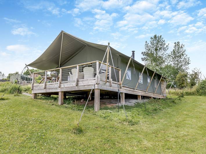 Glamping for 6 people, with Garden in Herefordshire