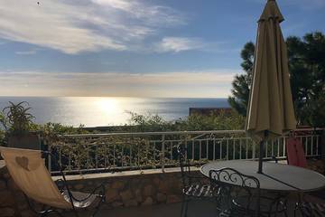Gîte pour 5 personnes, avec terrasse et jardin, animaux acceptés dans Plage Du Golfe Bleu Roquebrune Cap Martin