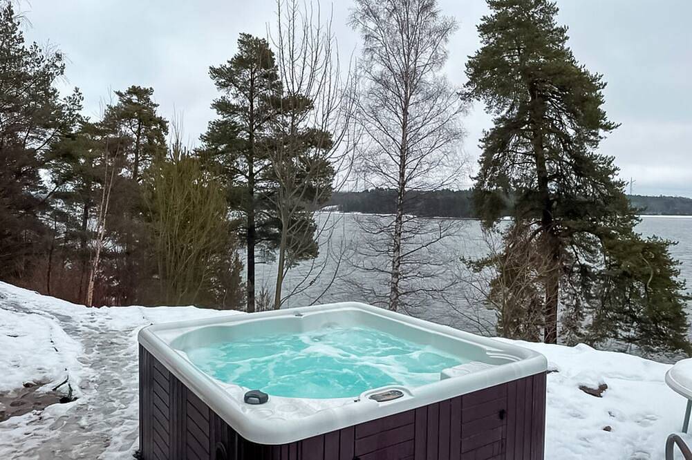 ☀Relax Lake Oasis | ♛Jacuzzi | View | Private Pier in Upplands Bro, Mälaren