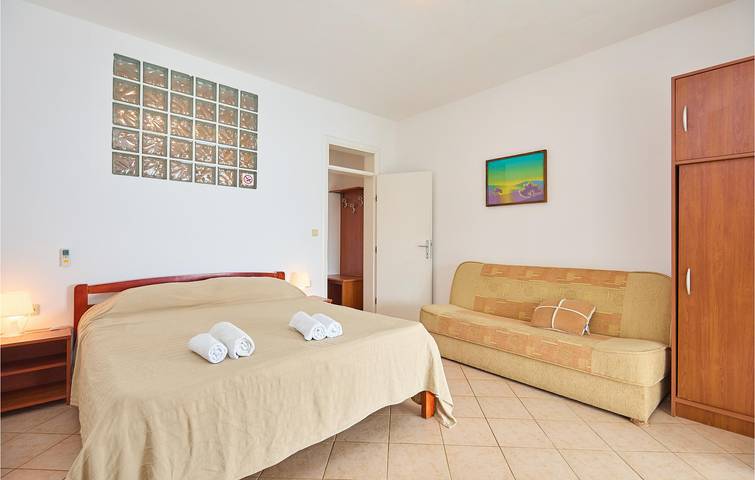 Apartamento de férias inteiro, Retiro à beira-mar: WiFi, AC, Terraço, Estacionamento, 200m da praia in Velika Saplunara, Saplunara