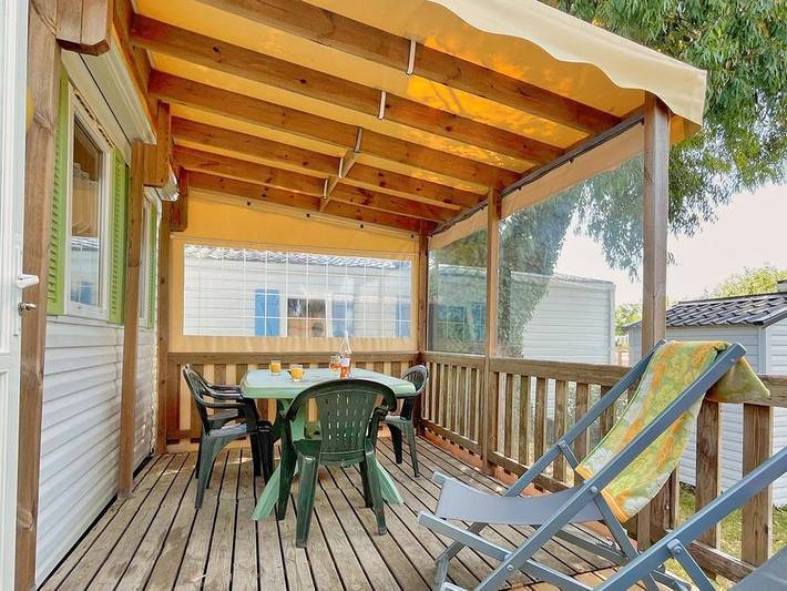 Camping Le Welcome - Mobilheim 6 personen - Mh 2Ch Vintage - Halbüberdachte Terrasse in Mesquer, Côte d'Amour
