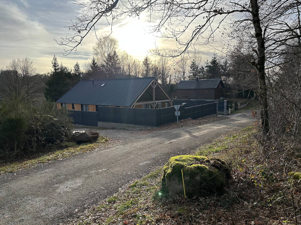 Chalet 'Villa Julia' with Mountain View, Private Terrace and Wi-Fi in Cros (Auvergne), Volcans d'Auvergne Regional Nature Park