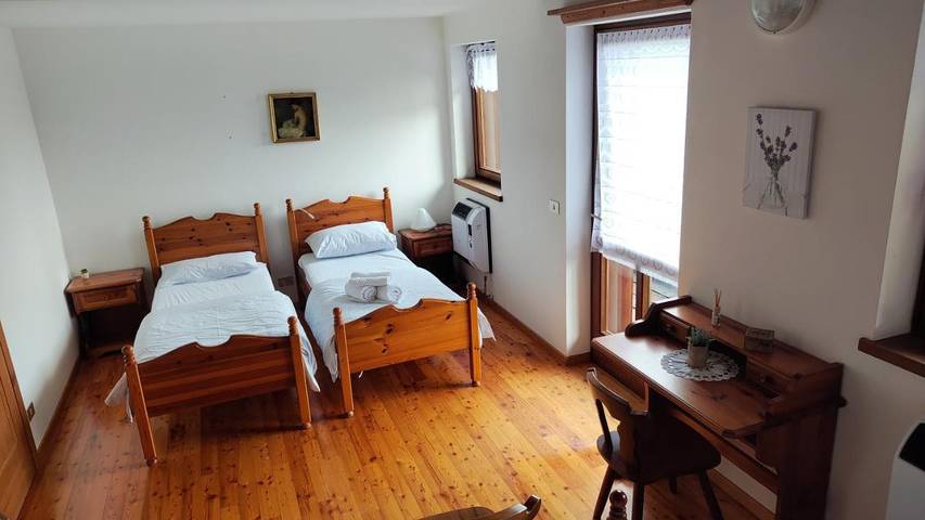 Location de vacances pour 2 personnes, avec jardin ainsi que vue et terrasse, animaux acceptés à Ampezzo - 3